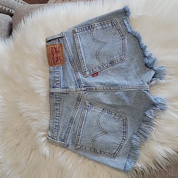Levis 501 Shorts - Picture 2 of 4
